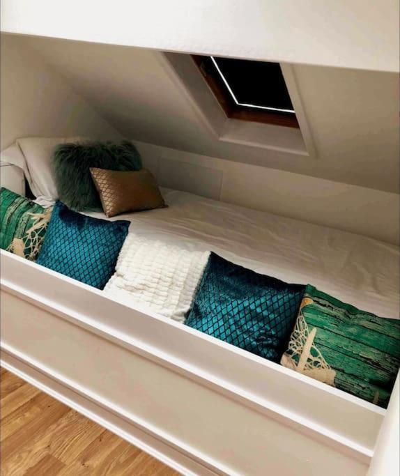 Sunny Seaside Beach House Lytham Centre Sleeps 8 Литам Сент Аннс Екстериор снимка