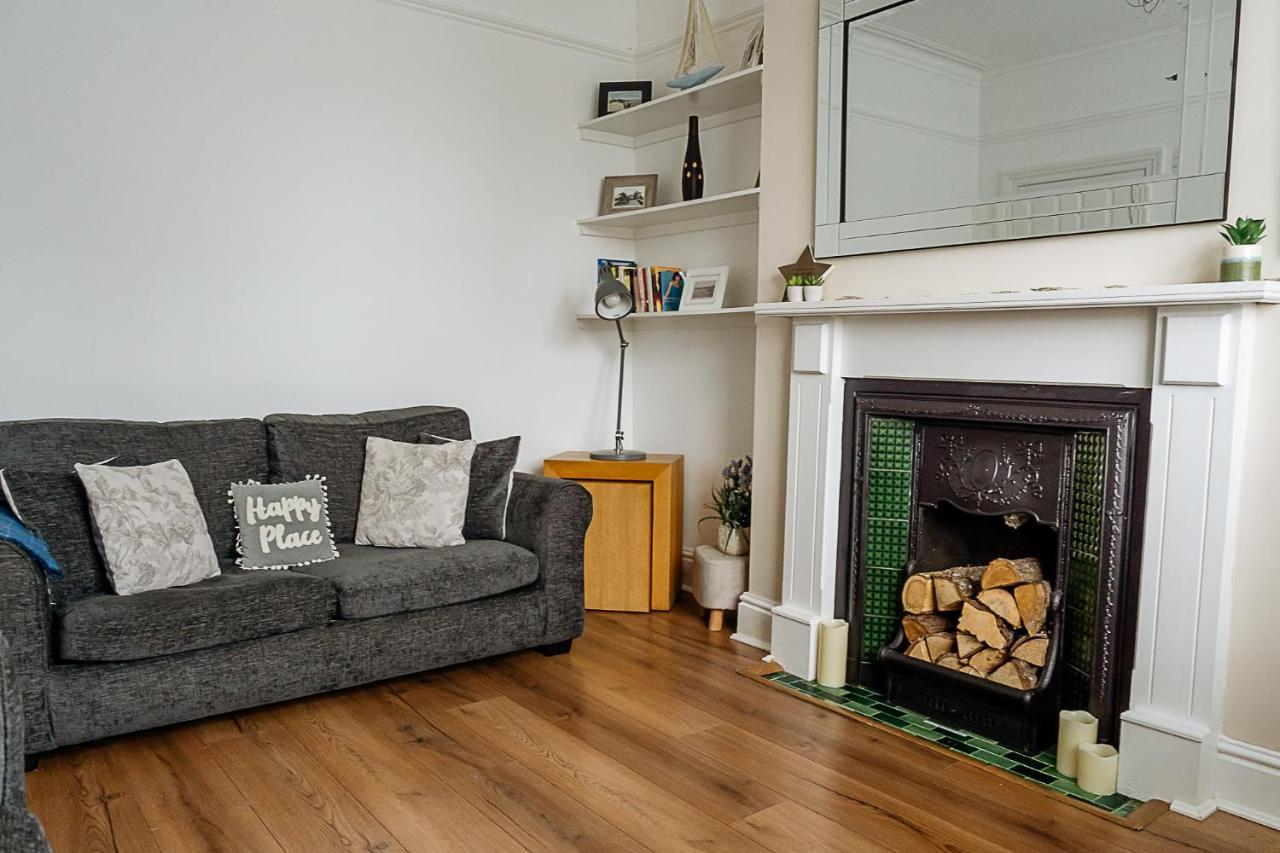 Sunny Seaside Beach House Lytham Centre Sleeps 8 Литам Сент Аннс Екстериор снимка
