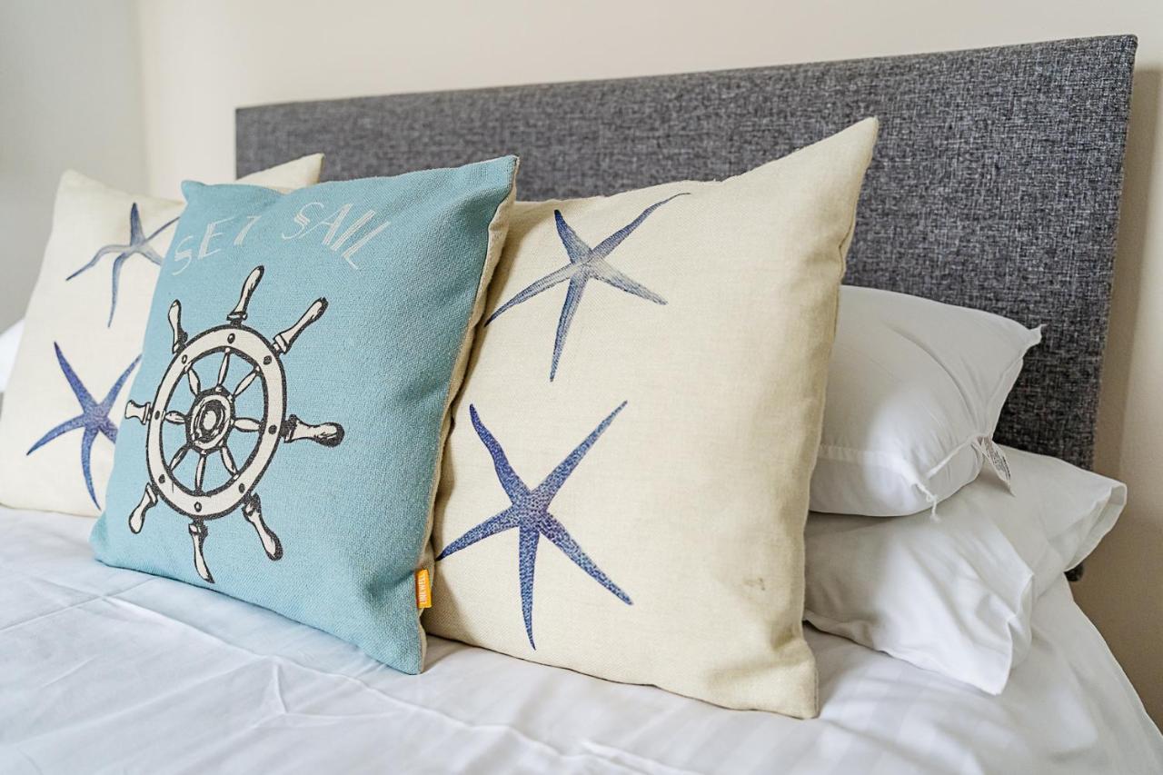 Sunny Seaside Beach House Lytham Centre Sleeps 8 Литам Сент Аннс Екстериор снимка